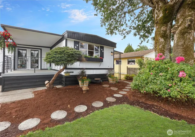 Photo 4 of Manufactured home for sale at 3516 Harrison Ave #E, Centralia, WA 98531 | MLS# NWM2585344 | Listing updated on 2026-09-22