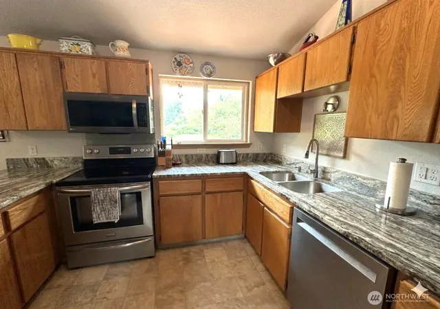 Photo 3 of Single family home for sale at 301 Langabeer Rd, Oakville, WA 98568 | MLS# NWM2585351 | Listing updated on 2026-09-22