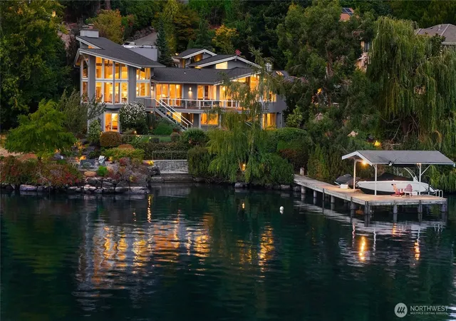 Photo 1 of Mansion for sale at 8493 W Mercer Way, Mercer Island, WA 98040 | MLS# NWM2585355 | Listing updated on 2026-09-29
