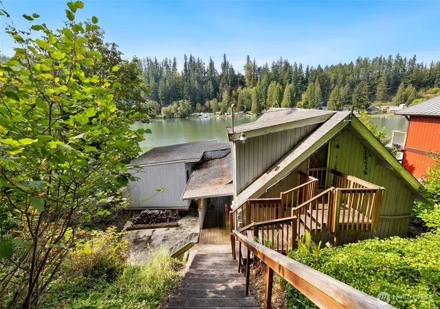 Photo 3 of Single family home for sale at 39304 Ski Park Rd E, Eatonville, WA 98328 | MLS# NWM2585358 | Listing updated on 2026-09-25