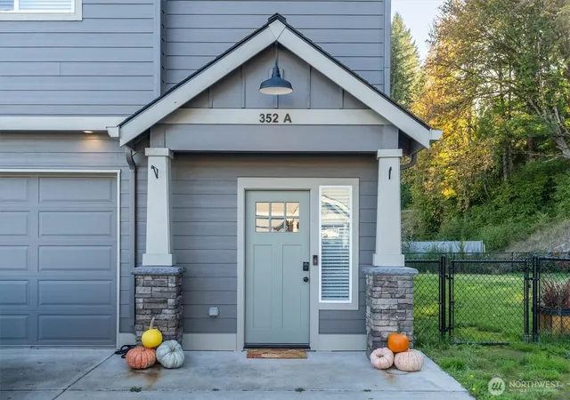 Photo 3 of Multi family home for sale at 352 Cemetery Rd, Castle Rock, WA 98611 | MLS# NWM2585360 | Listing updated on 2026-10-13