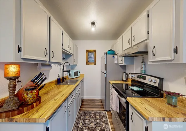 Photo 3 of Condo for sale at 1840 Central Pl S #B18, Kent, WA 98030 | MLS# NWM2585373 | Listing updated on 2026-09-25