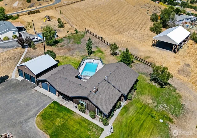Photo 4 of Single family home for sale at 3672 N Wenas Rd, Selah, WA 98942 | MLS# NWM2585378 | Listing updated on 2026-09-24