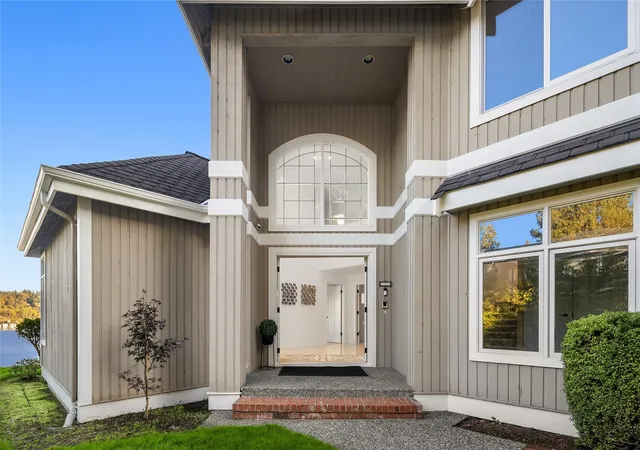 Photo 1 of Single family home for sale at 7020 96th Avenue SE, Mercer Island, WA 98040 | MLS# NWM2585379 | Listing updated on 2026-10-26