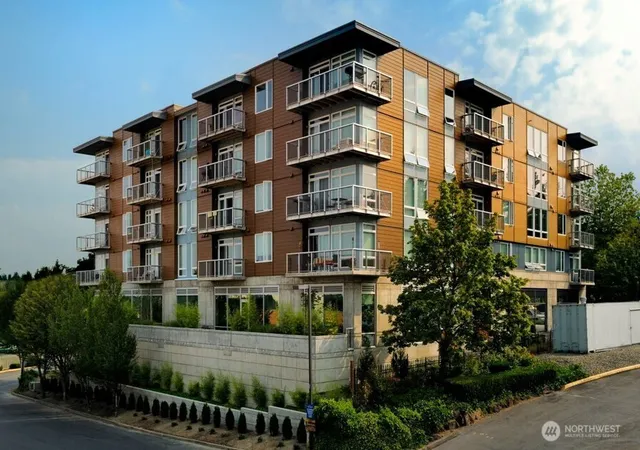 Photo 3 of Condo for sale at 11415 Slater Ave Ne #403, Kirkland, WA 98033 | MLS# NWM2585380 | Listing updated on 2026-09-22