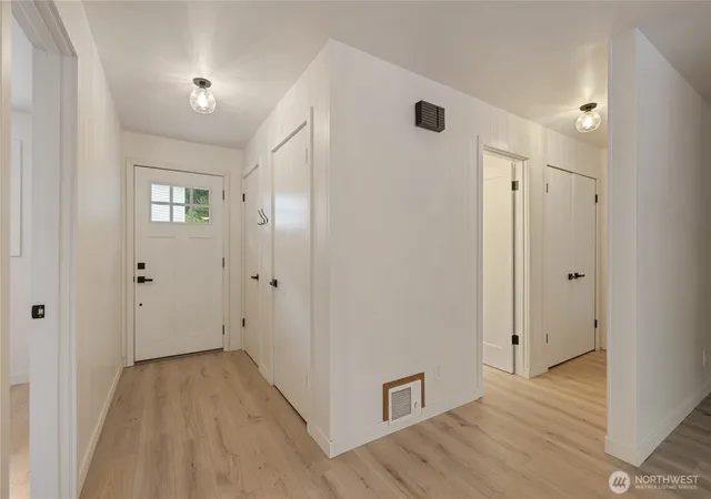 Photo 3 of Single family home for sale at 811 Hyak Way, Fox Island, WA 98333 | MLS# NWM2585387 | Listing updated on 2026-09-25