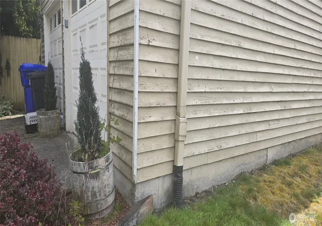 Photo 2 of Sale Pending at 202 Se 94th Street, Everett, WA 98208 | MLS# NWM2585390 | Listing updated on 2026-09-22