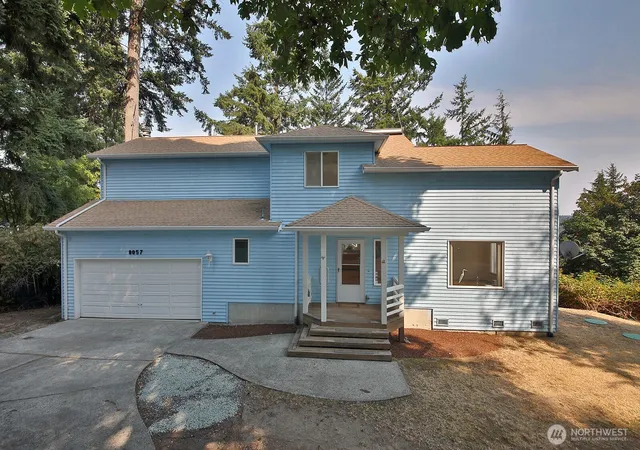 Photo 3 of Single family home for sale at 8057 Island Ct, Clinton, WA 98236 | MLS# NWM2585393 | Listing updated on 2026-09-28