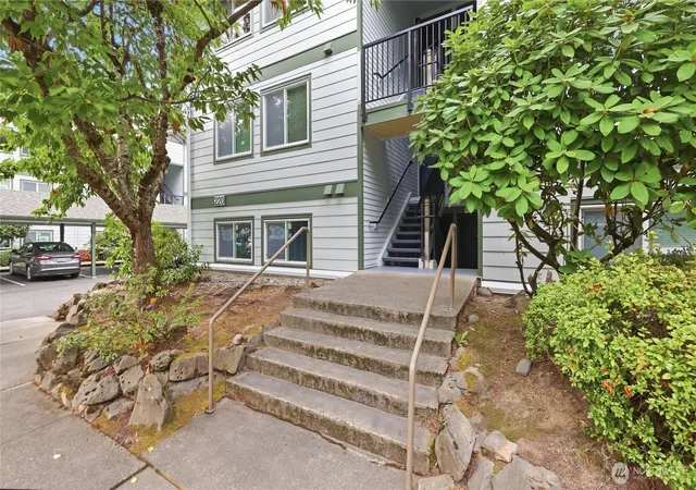 Photo 2 of Condo for sale at 220 Ne Dogwood St #B301, Issaquah, WA 98027 | MLS# NWM2585403 | Listing updated on 2026-10-02