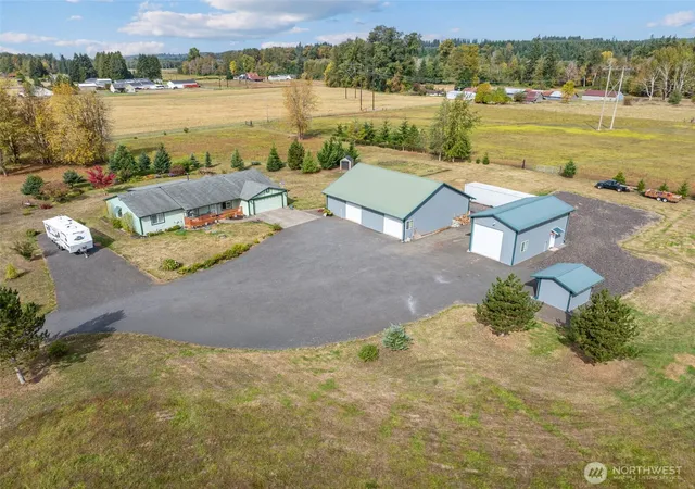 Single family home for sale at 829 Gish Rd, Onalaska, WA 98570 | MLS# NWM2585404