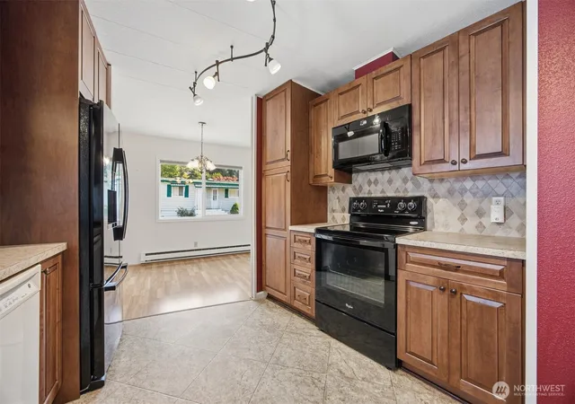 Photo 3 of Manufactured home for sale at 1200 Lincoln St #419, Bellingham, WA 98229 | MLS# NWM2585406 | Listing updated on 2026-09-24