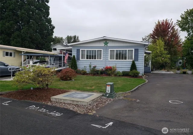 Photo 2 of Manufactured home for sale at 1181 Spruce Dr, Enumclaw, WA 98022 | MLS# NWM2585408 | Listing updated on 2026-09-21