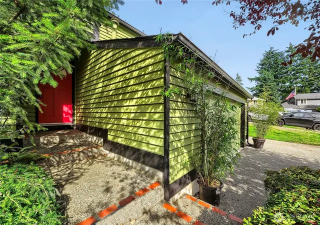 Photo 2 of Single family home for sale at 11912 Se 211th Place, Kent, WA 98031 | MLS# NWM2585410 | Listing updated on 2026-09-25