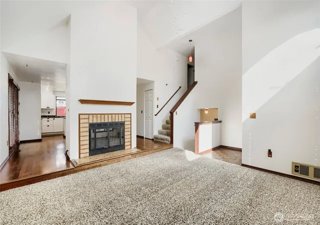 Photo 4 of Single family home for sale at 11912 SE 211th Place, Kent, WA 98031 | MLS# NWM2585410 | Listing updated on 2026-09-25