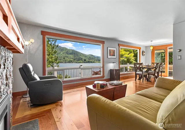 Photo 4 of Single family home for sale at 482 W Lake Samish Dr, Bellingham, WA 98229 | MLS# NWM2585413 | Listing updated on 2026-09-24