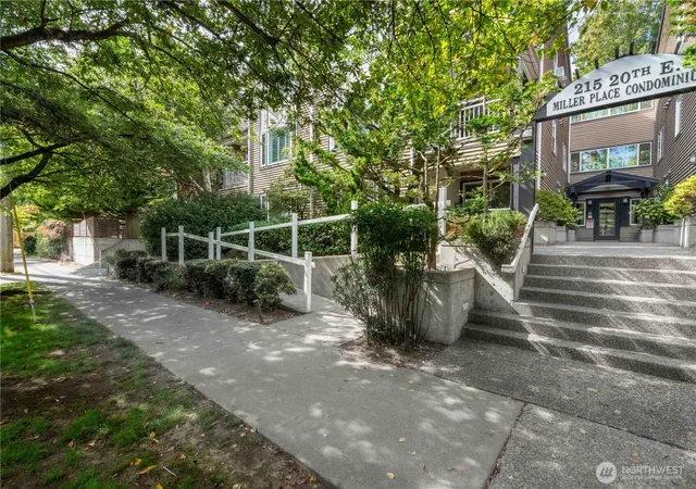 Photo 2 of Condo for sale at 215 20th Avenue E #204, Seattle, WA 98112 | MLS# NWM2585436 | Listing updated on 2026-09-26