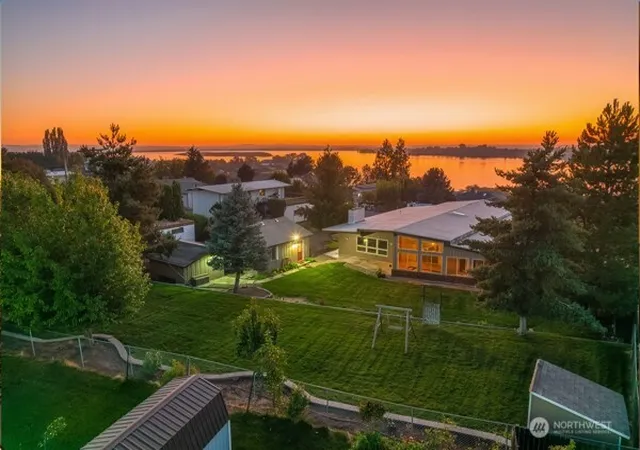 Photo 3 of Single family home for sale at 61 Pelican Pl Ne, Moses Lake, WA 98837 | MLS# NWM2585442 | Listing updated on 2026-10-01