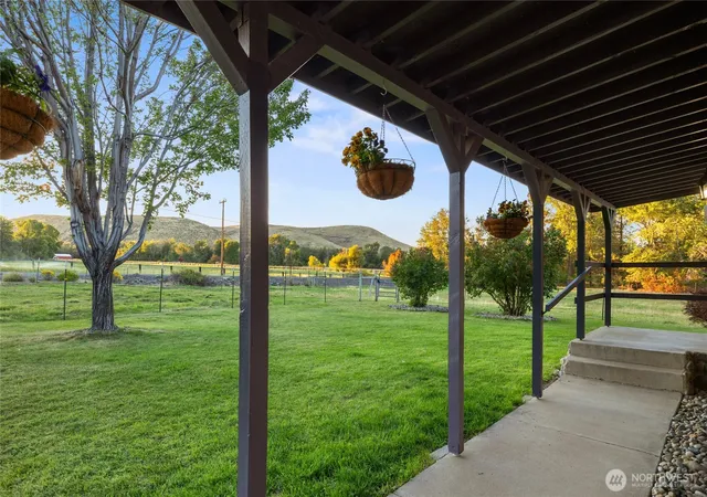 Photo 3 of Sale Pending at 7600 Manastash Rd, Ellensburg, WA 98926 | MLS# NWM2585444 | Listing updated on 2026-09-29