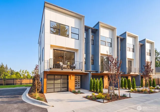 Photo 1 of Townhouse for sale at 932 Duchess Rd #B-1, Bothell, WA 98012 | MLS# NWM2585464 | Listing updated on 2026-10-08