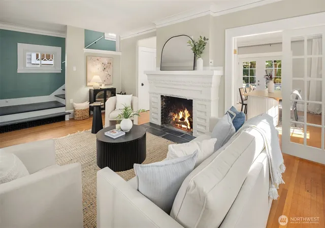 Photo 3 of Single family home for sale at 822 31st Avenue, Seattle, WA 98122 | MLS# NWM2585467 | Listing updated on 2026-10-01