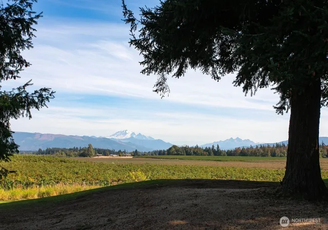 Photo 3 of Sale Pending at 6842 Raspberry Dr #B, Everson, WA 98247 | MLS# NWM2585473 | Listing updated on 2026-10-01