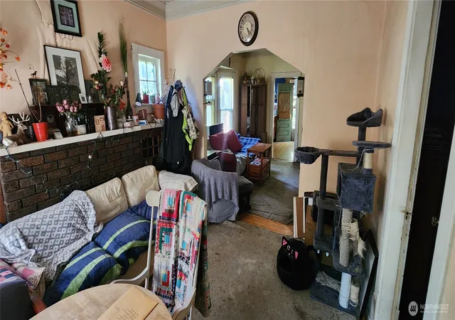 Photo 3 of Single family home for sale at 1016 NE 69th Street, Seattle, WA 98115 | MLS# NWM2585474 | Listing updated on 2026-09-29