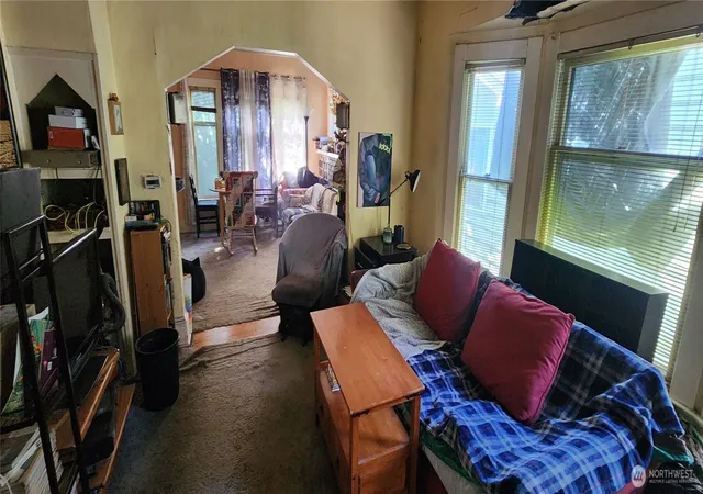 Photo 4 of Single family home for sale at 1016 NE 69th Street, Seattle, WA 98115 | MLS# NWM2585474 | Listing updated on 2026-09-29