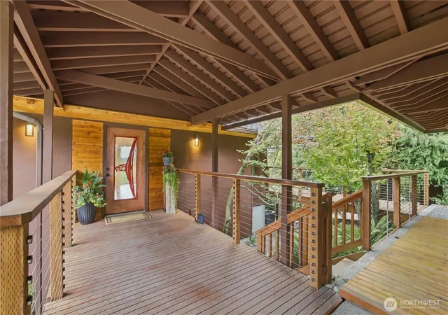 Photo 3 of Single family home for sale at 4106 Cliff Dr, Everett, WA 98203 | MLS# NWM2585489 | Listing updated on 2026-10-01