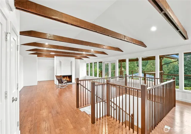 Photo 3 of Single family home for sale at 4106 Cliff Dr, Everett, WA 98203 | MLS# NWM2585489 | Listing updated on 2026-10-01