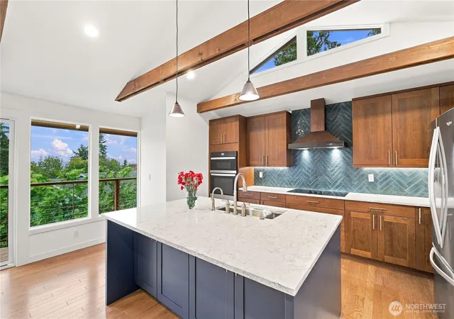 Photo 4 of Single family home for sale at 4106 Cliff Dr, Everett, WA 98203 | MLS# NWM2585489 | Listing updated on 2026-10-01
