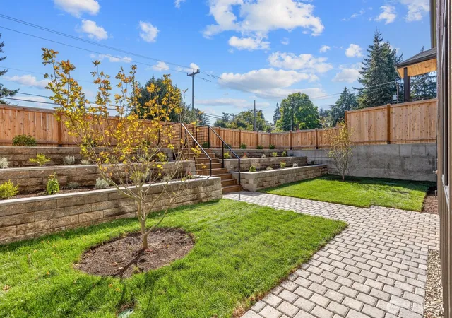 Photo 2 of Single family home for sale at 3312 W Dravus St, Seattle, WA 98199 | MLS# NWM2585493 | Listing updated on 2026-09-29