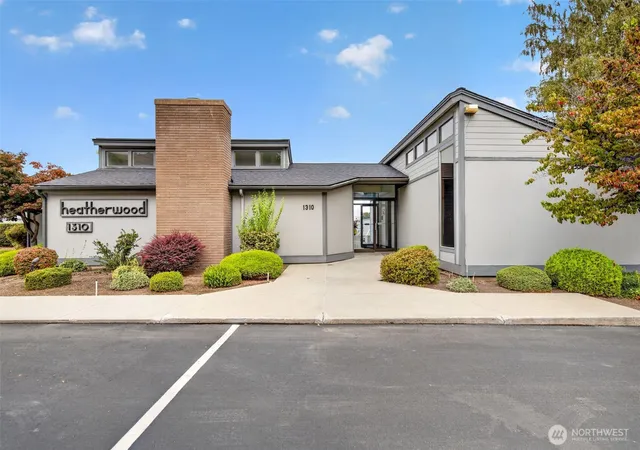 Photo 1 of Condo for sale at 1310 Castlerock Ave #8, Wenatchee, WA 98801 | MLS# NWM2585497 | Listing updated on 2026-10-08