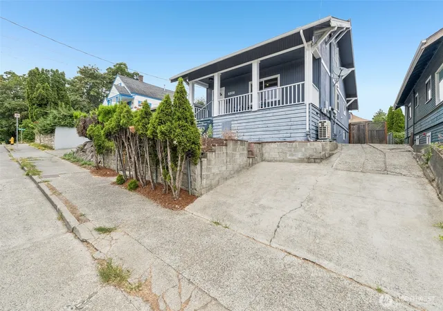 Photo 2 of Single family home for sale at 4808 S Othello St, Seattle, WA 98118 | MLS# NWM2585503 | Listing updated on 2026-09-27