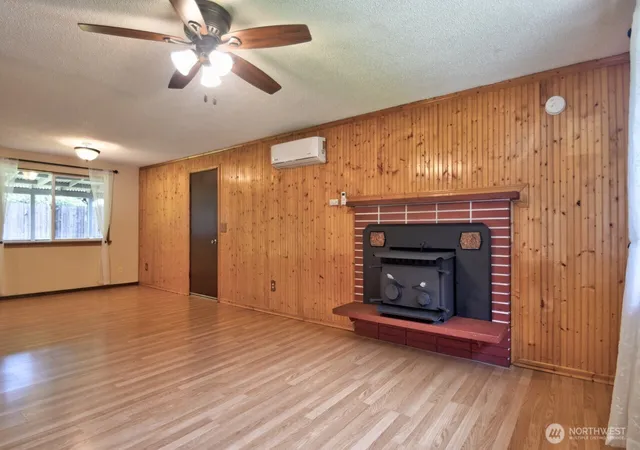 Photo 3 of Single family home for sale at 7830 Box Elder Dr Sw, Olympia, WA 98512 | MLS# NWM2585504 | Listing updated on 2026-09-26