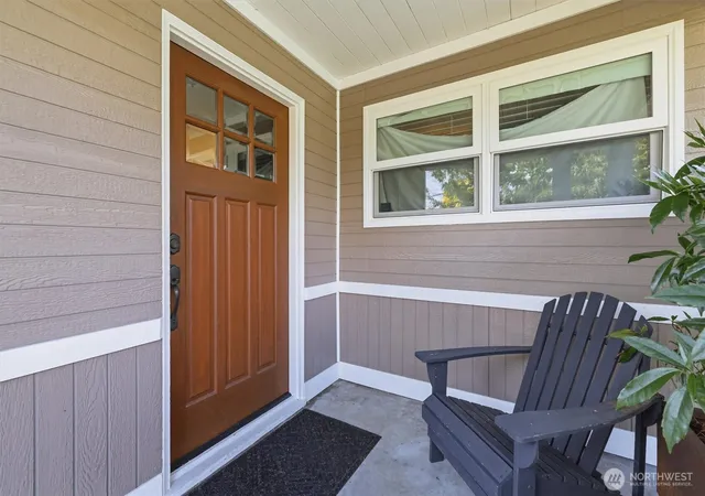 Photo 3 of Single family home for sale at 833 Nw 64th Street, Seattle, WA 98107 | MLS# NWM2585515 | Listing updated on 2026-10-01