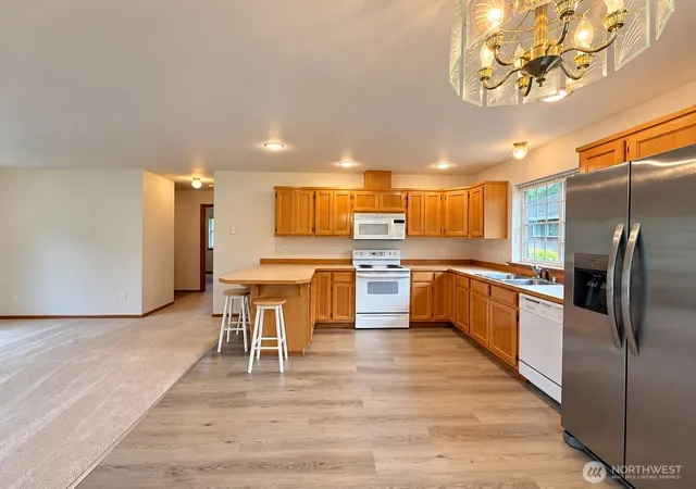 Photo 4 of Single family home for sale at 184 S Narwhal Loop SW, Ocean Shores, WA 98569 | MLS# NWM2585517 | Listing updated on 2026-09-28