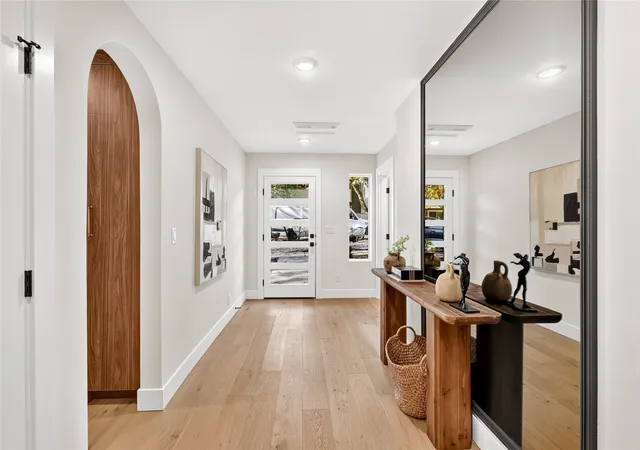 Photo 2 of Single family home for sale at 8542 Interlake Ave N, Seattle, WA 98103 | MLS# NWM2585526 | Listing updated on 2026-10-26
