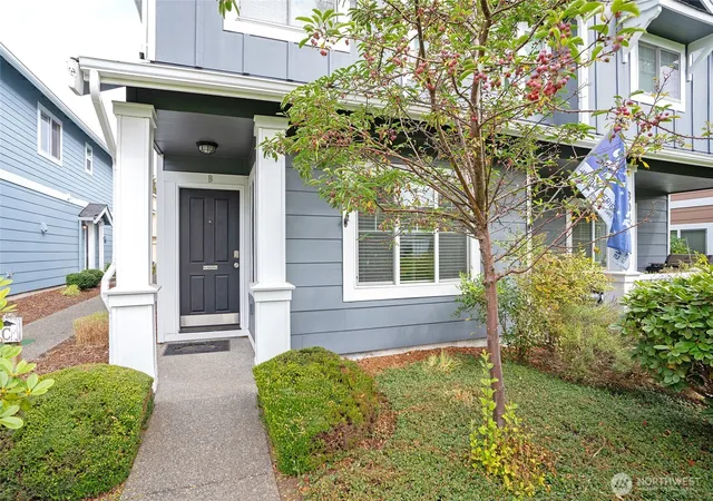 Photo 3 of Condo for sale at 6041 Illinois Ln Se #B, Lacey, WA 98513 | MLS# NWM2585527 | Listing updated on 2026-09-28