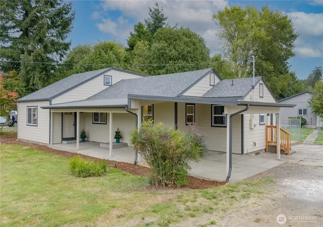 Photo 3 of Single family home for sale at 2624 48th Avenue, Longview, WA 98632 | MLS# NWM2585533 | Listing updated on 2026-10-01