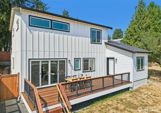 Photo 2 of Single family home for sale at 12038 N Park Ave, Seattle, WA 98133 | MLS# NWM2585534 | Listing updated on 2026-09-22