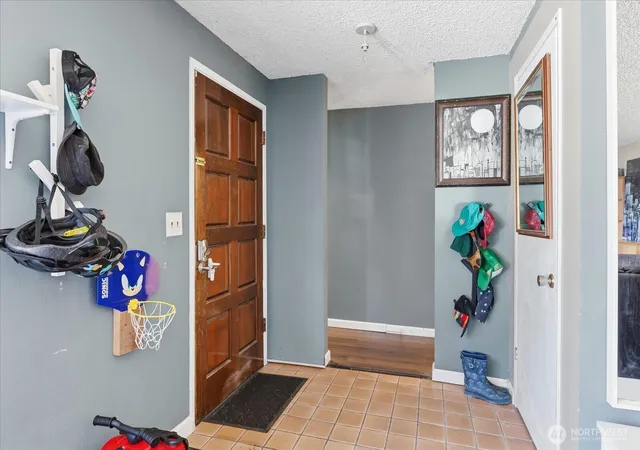 Photo 3 of Sale Pending at 9420 24th Avenue, Everett, WA 98208 | MLS# NWM2585539 | Listing updated on 2026-09-28