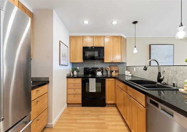 Photo 4 of Condo for sale at 2221 Gilman Dr W #104, Seattle, WA 98119 | MLS# NWM2585555 | Listing updated on 2026-10-16