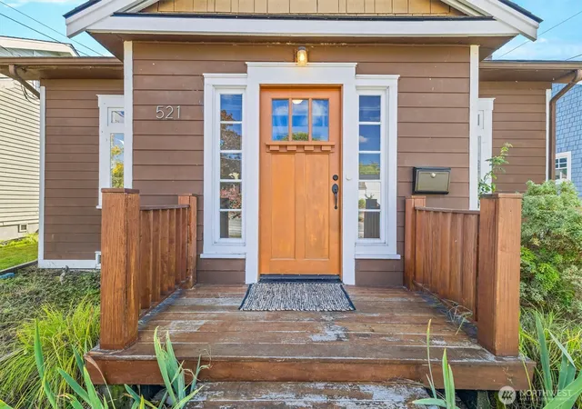 Photo 2 of Single family home for sale at 521 W Illinois St, Bellingham, WA 98225 | MLS# NWM2585557 | Listing updated on 2026-10-01