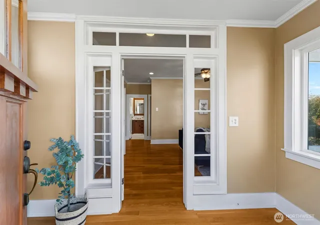 Photo 3 of Single family home for sale at 521 W Illinois St, Bellingham, WA 98225 | MLS# NWM2585557 | Listing updated on 2026-10-01