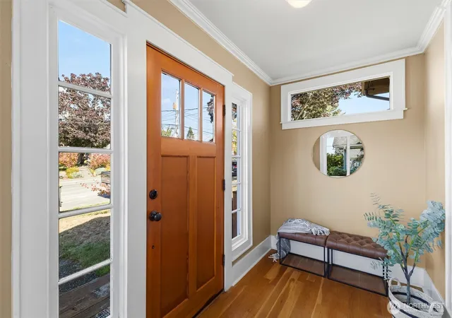Photo 3 of Single family home for sale at 521 W Illinois St, Bellingham, WA 98225 | MLS# NWM2585557 | Listing updated on 2026-10-01