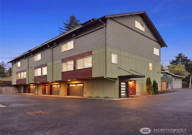 Townhouse for sale at 14608 Corliss Ave N #A, Shoreline, WA 98133 | MLS# NWM2585558
