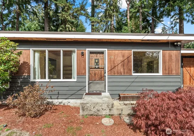 Photo 2 of Single family home for sale at 234 Sw 208th Street, Normandy Park, WA 98166 | MLS# NWM2585561 | Listing updated on 2026-09-29