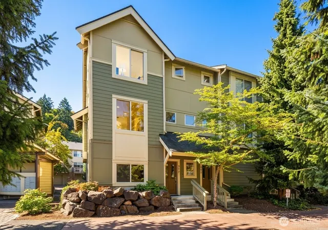 Photo 1 of Townhouse for sale at 377 Nw Pebble Ln, Issaquah, WA 98027 | MLS# NWM2585578 | Listing updated on 2026-09-29