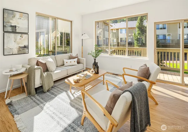 Photo 2 of Townhouse for sale at 377 Nw Pebble Ln, Issaquah, WA 98027 | MLS# NWM2585578 | Listing updated on 2026-09-29