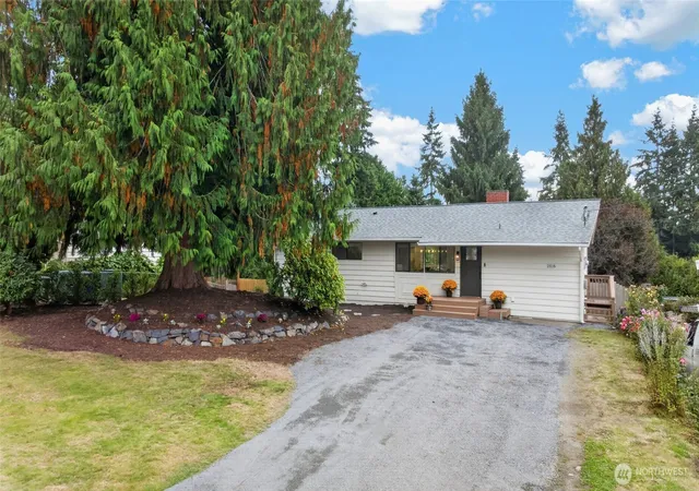 Photo 2 of Single family home for sale at 2516 202nd Place Sw, Lynnwood, WA 98036 | MLS# NWM2585601 | Listing updated on 2026-10-02